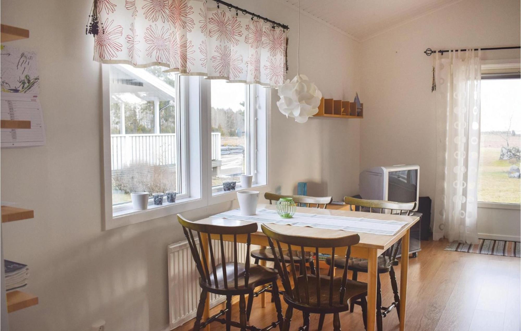 Amazing Home In Loettorp With House Sea View Exterior foto